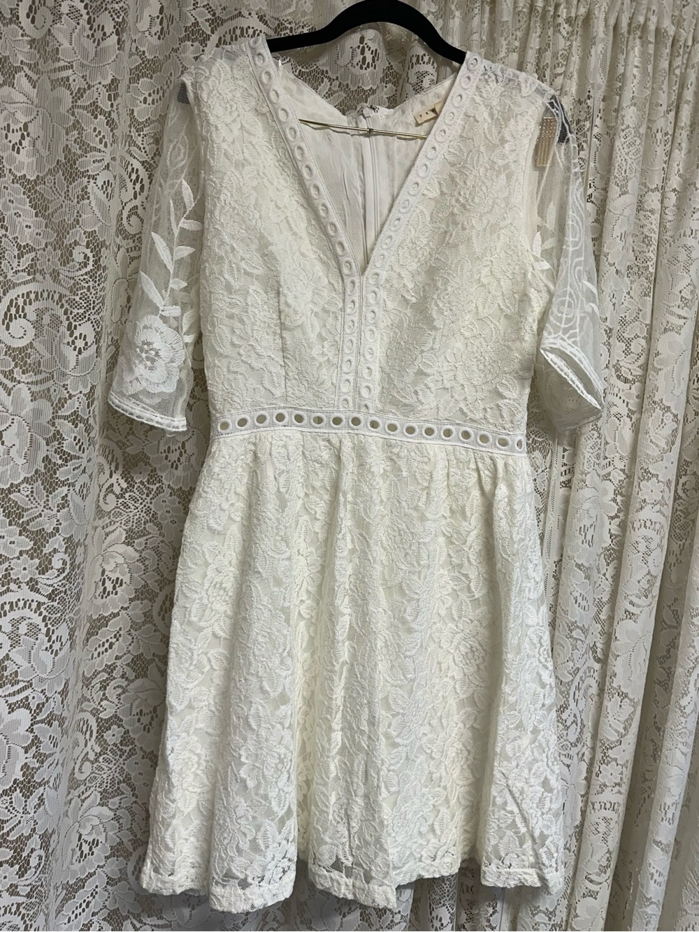 Promesa White Floral Lace V-Neck Romper